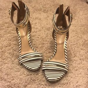 Gianni Bini strappy heels
